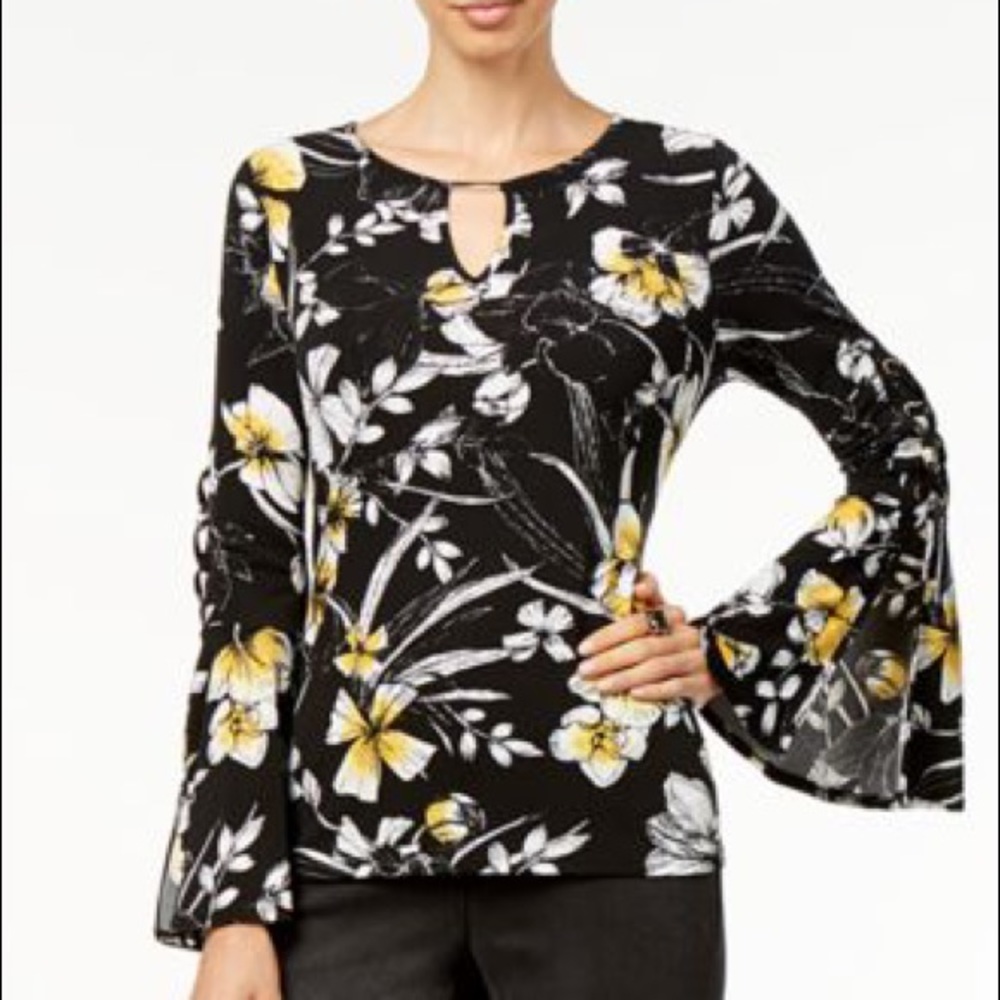 Bell sleeve blouse